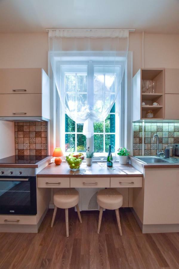 Christine Apartment Close To The Buda Castle Budapest Eksteriør billede